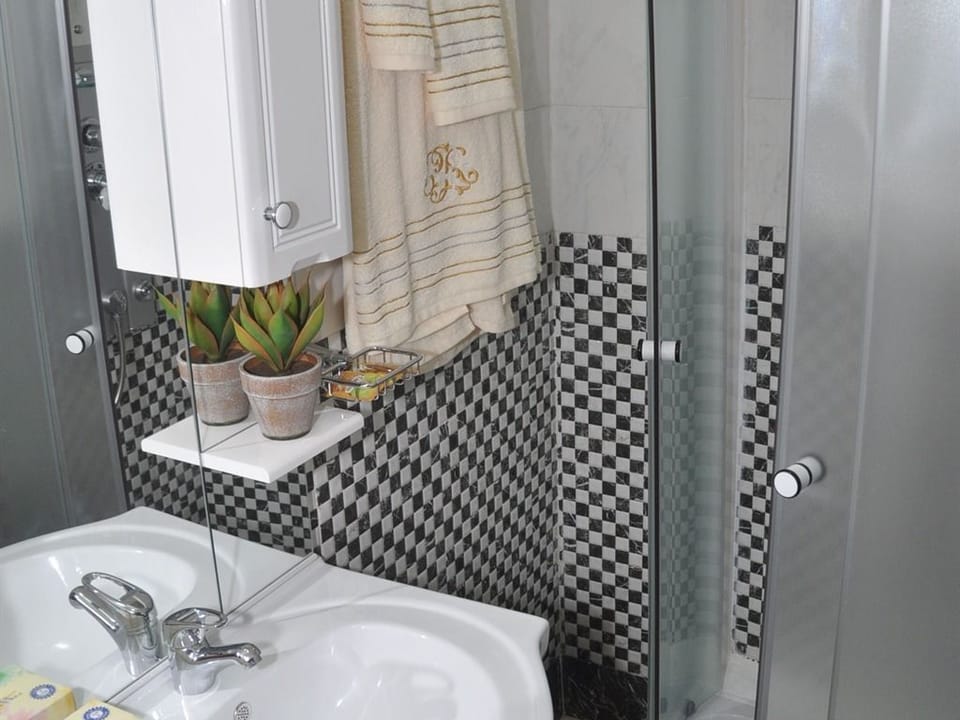Riad Dar Mesouda Bed and Breakfast in Tangier