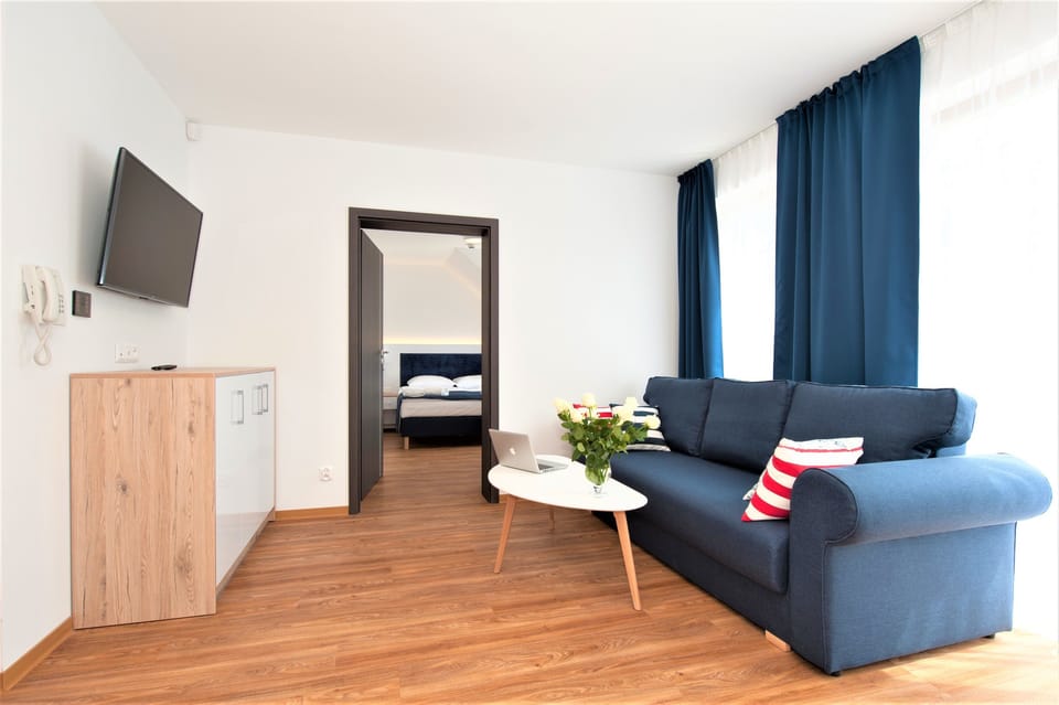 Apartment, 1 Bedroom, Kitchenette | Desk, iron/ironing board, rollaway beds, free WiFi