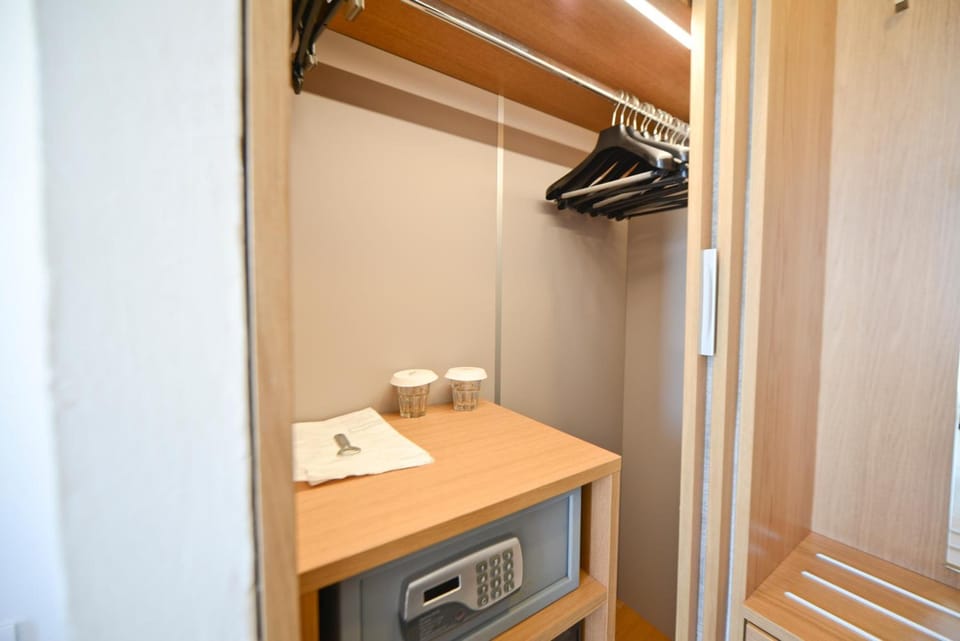 Minibar, in-room safe, desk, laptop workspace