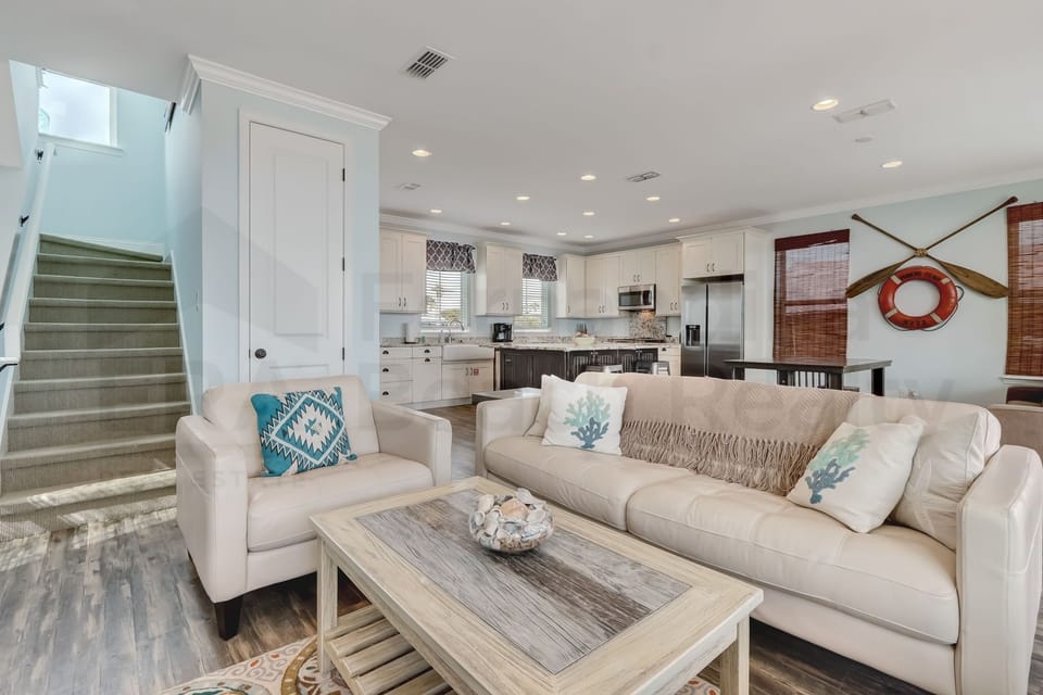 House, 3 Bedrooms | Living area | TV, DVD player