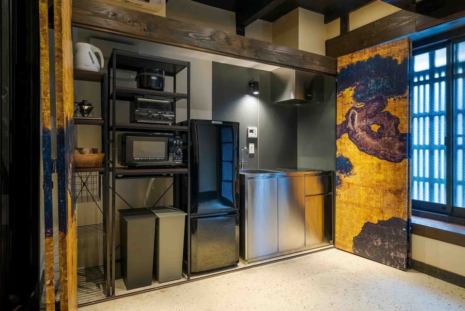 Private Vacation Home | Private kitchen | Fridge, microwave, stovetop, coffee/tea maker