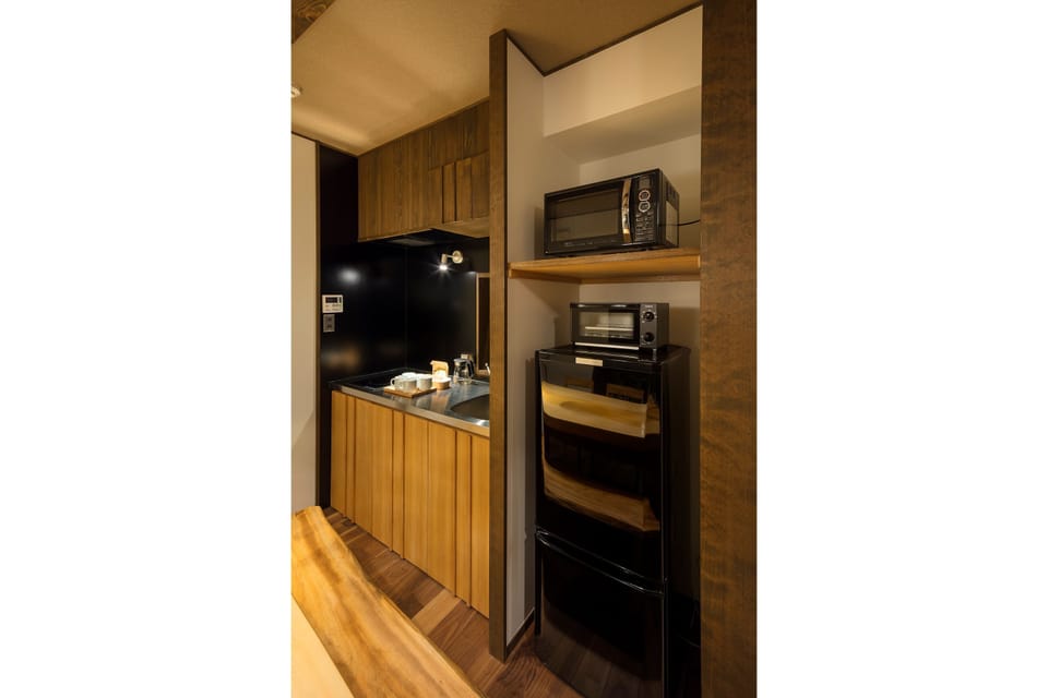 Private Vacation Home | Private kitchen | Fridge, microwave, stovetop, coffee/tea maker