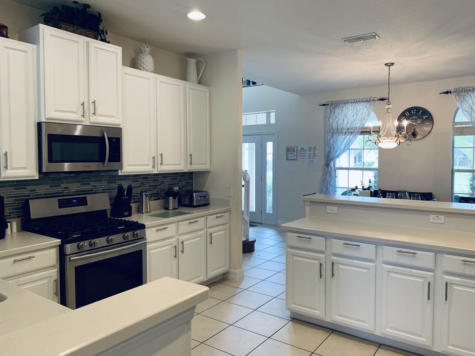 Fully equipped Kitchen with cooker, dish washer and microwave.