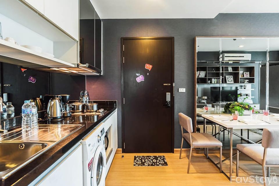 Grand Condo, 1 Bedroom, Bathtub, City View | Private kitchen | Full-size fridge, microwave, stovetop, coffee/tea maker