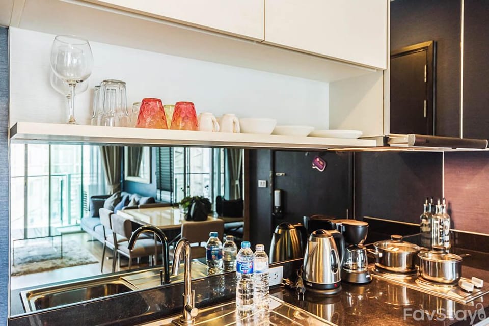 Grand Condo, 1 Bedroom, Bathtub, City View | Private kitchen | Full-size fridge, microwave, stovetop, coffee/tea maker