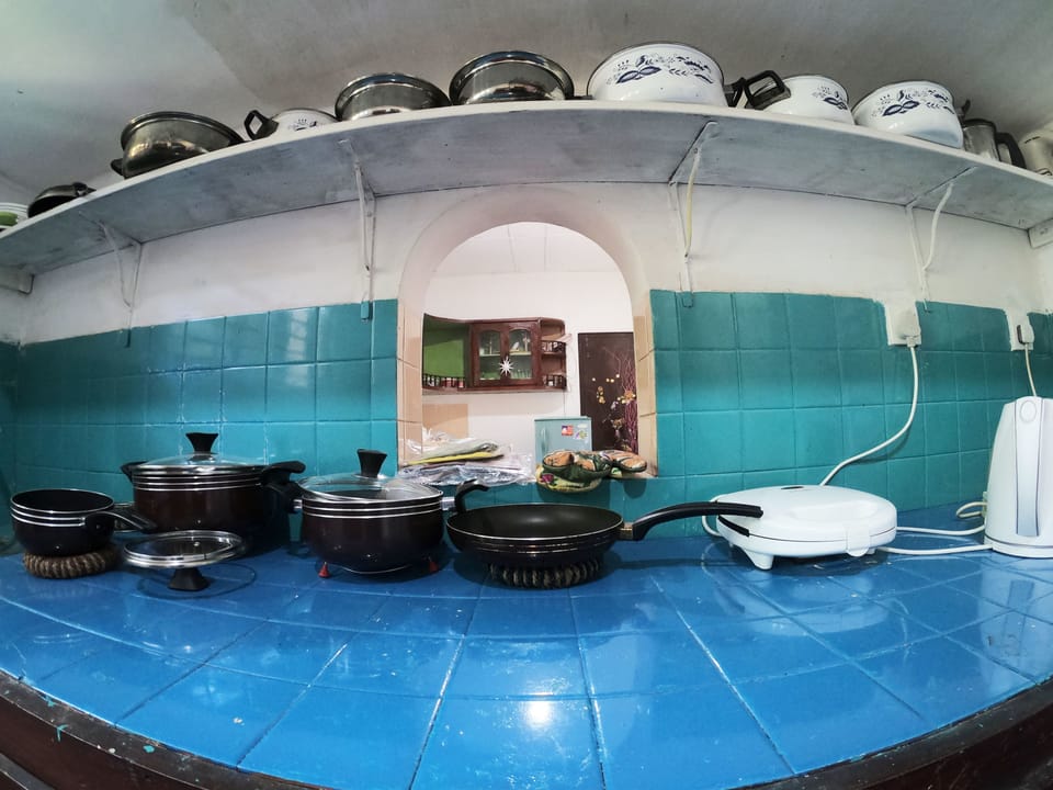 Family House, 3 Bedrooms, Pool View, Ground Floor | Private kitchen | Fridge, microwave, oven, stovetop