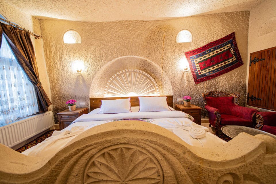 Royal Suite | Minibar, desk, laptop workspace, soundproofing