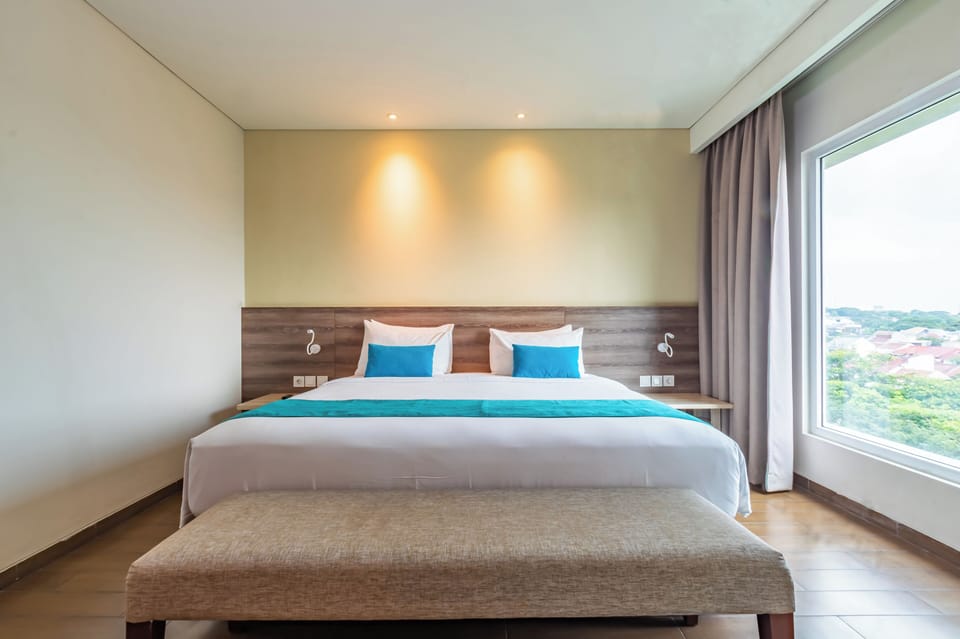 Executive Double Room | Desk, laptop workspace, free WiFi, bed sheets