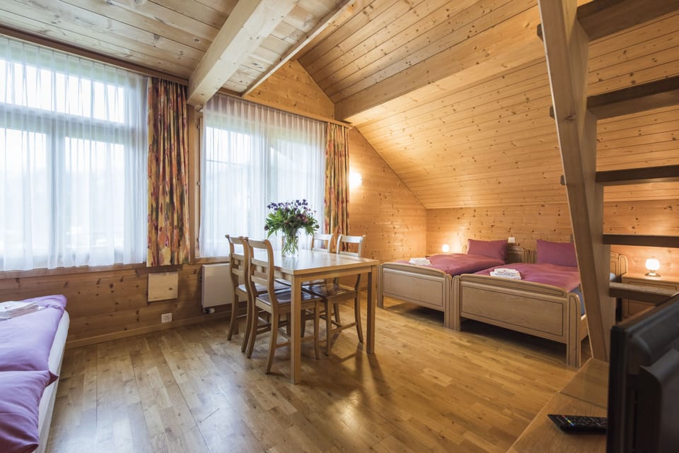 Apartment (Five bed room) | In-room dining