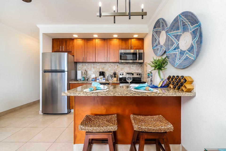Condo, 1 Bedroom | Private kitchen | Coffee/tea maker, fridge, microwave, oven