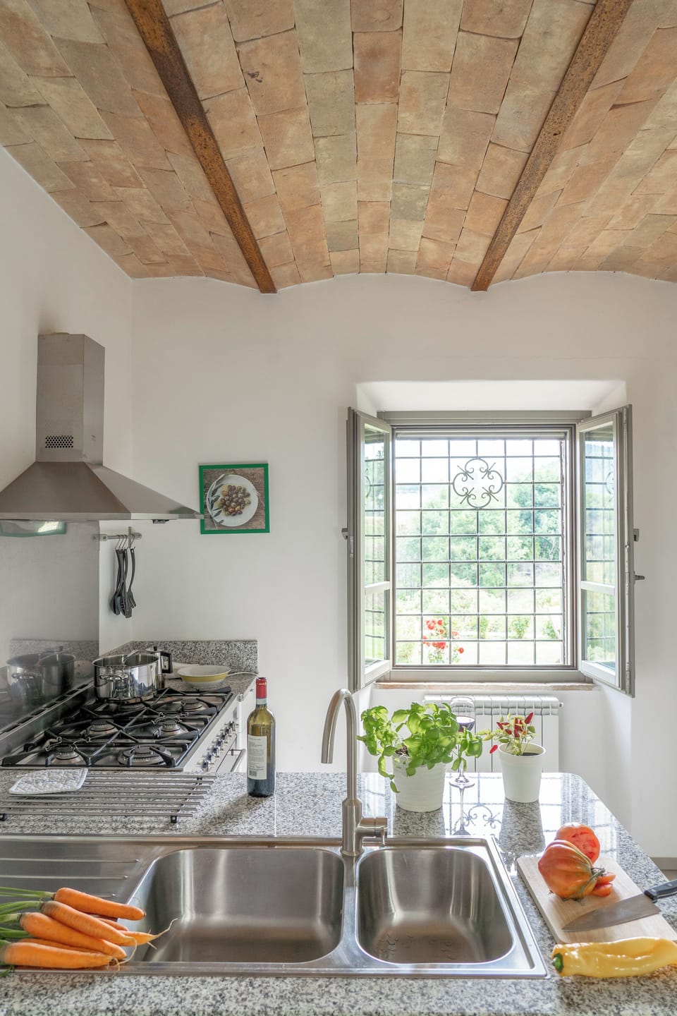 Apartment, 4 Bedrooms | Private kitchen | Fridge, stovetop, cookware/dishes/utensils