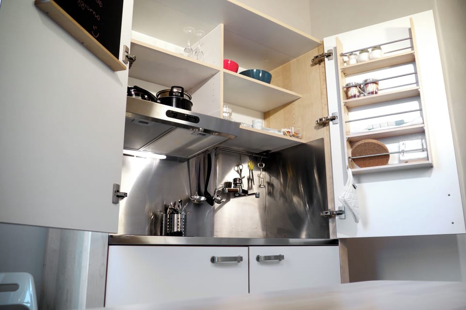 Suite | Private kitchen | Fridge, stovetop, cookware/dishes/utensils