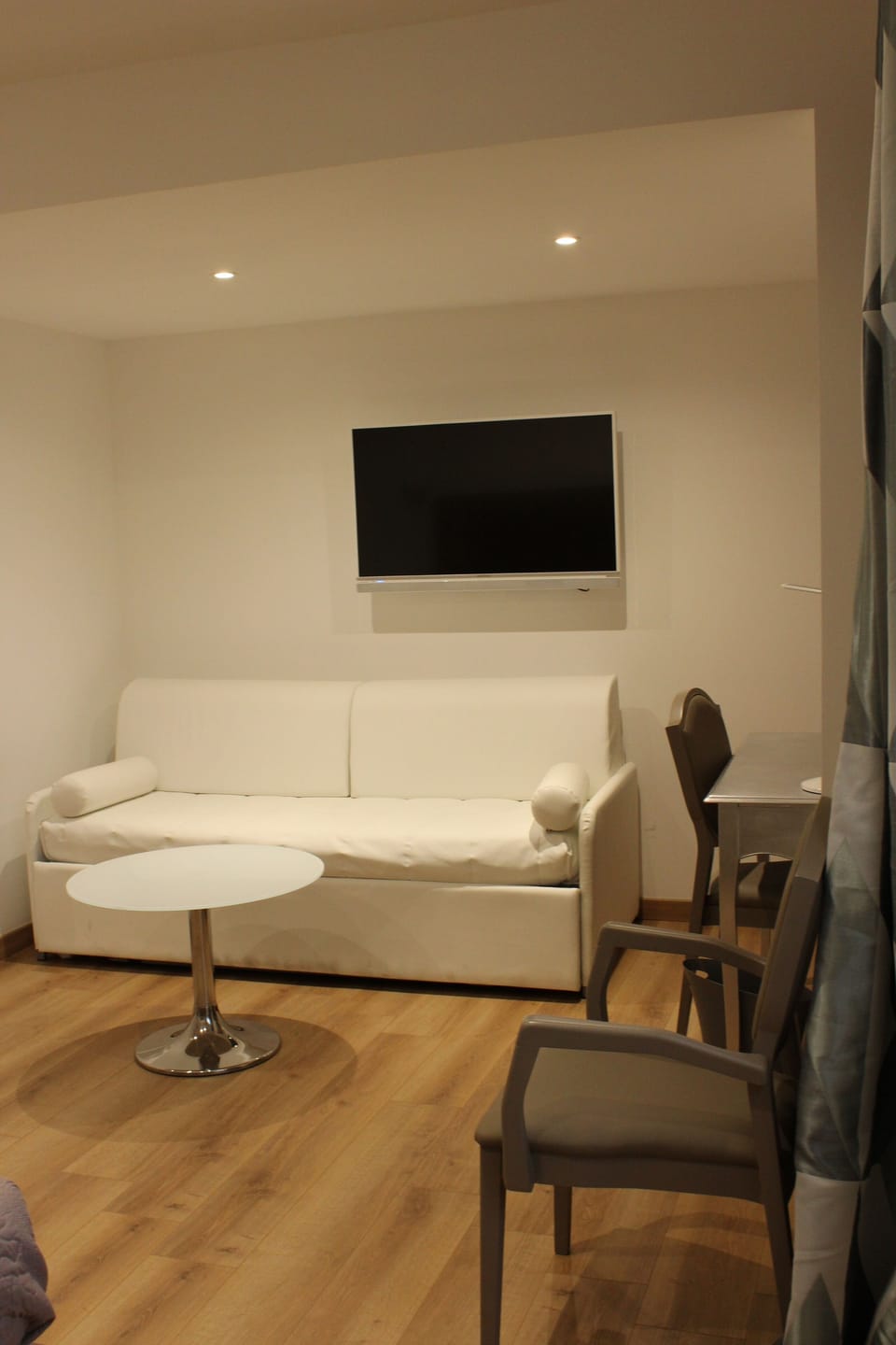 In-room safe, desk, laptop workspace, blackout drapes