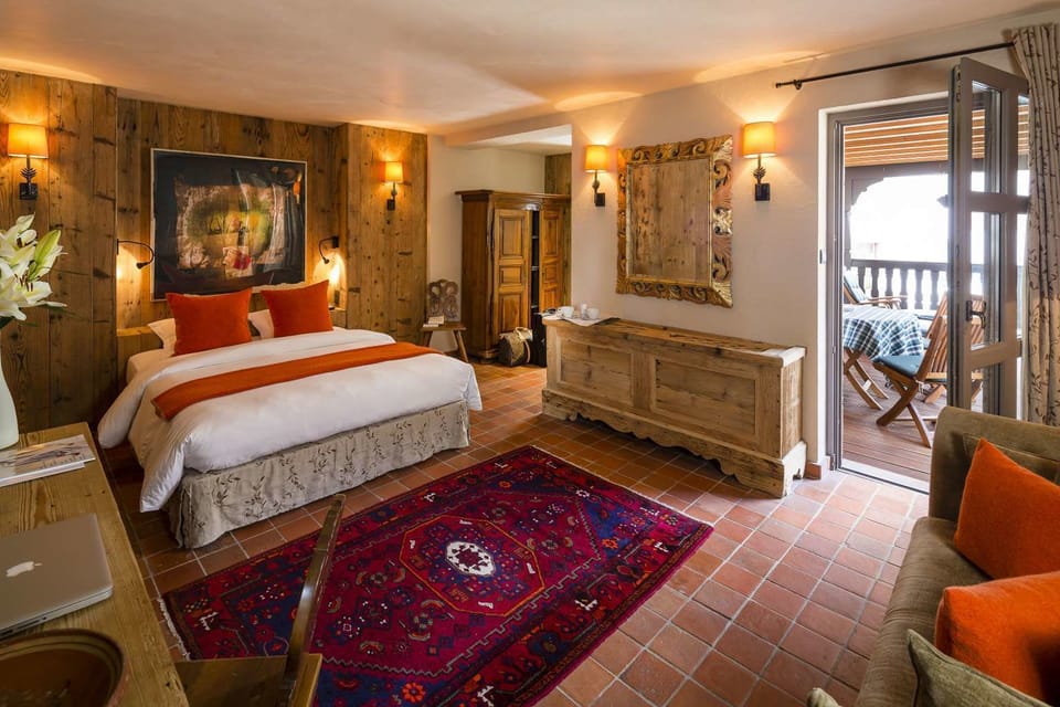 Deluxe Double Room | Select Comfort beds, minibar, in-room safe, desk