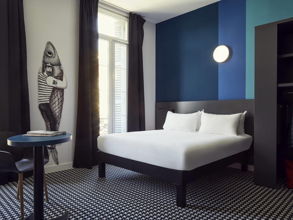 Standard Room, 1 Double Bed | Desk, soundproofing, iron/ironing board, free cribs/infant beds
