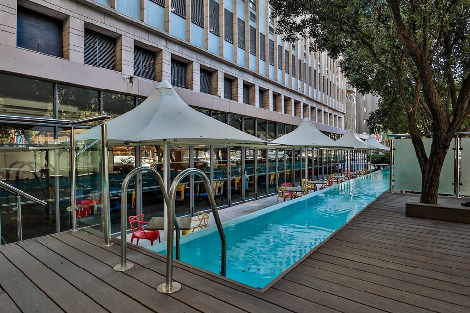 Indoor/outdoor pool