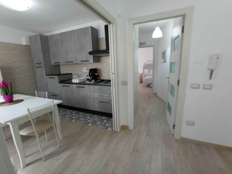 Family Apartment, 1 Bedroom, Mountain View | Premium bedding, iron/ironing board, cribs/infant beds, free WiFi