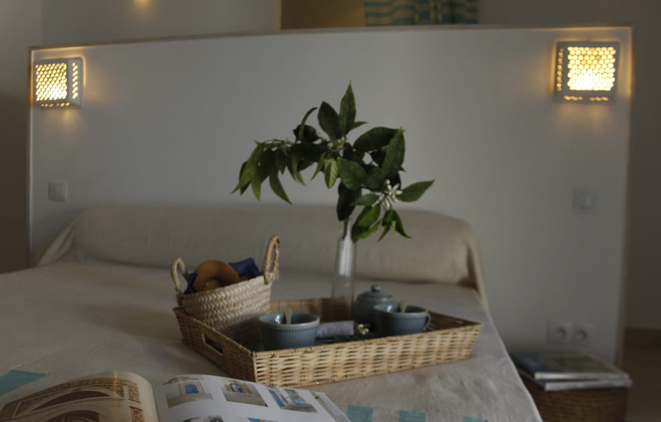 Comfort Room | Minibar, individually decorated, blackout drapes, iron/ironing board