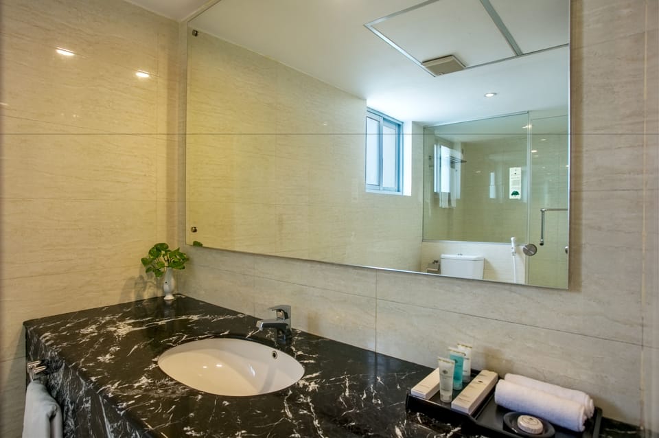 Bathroom sink
