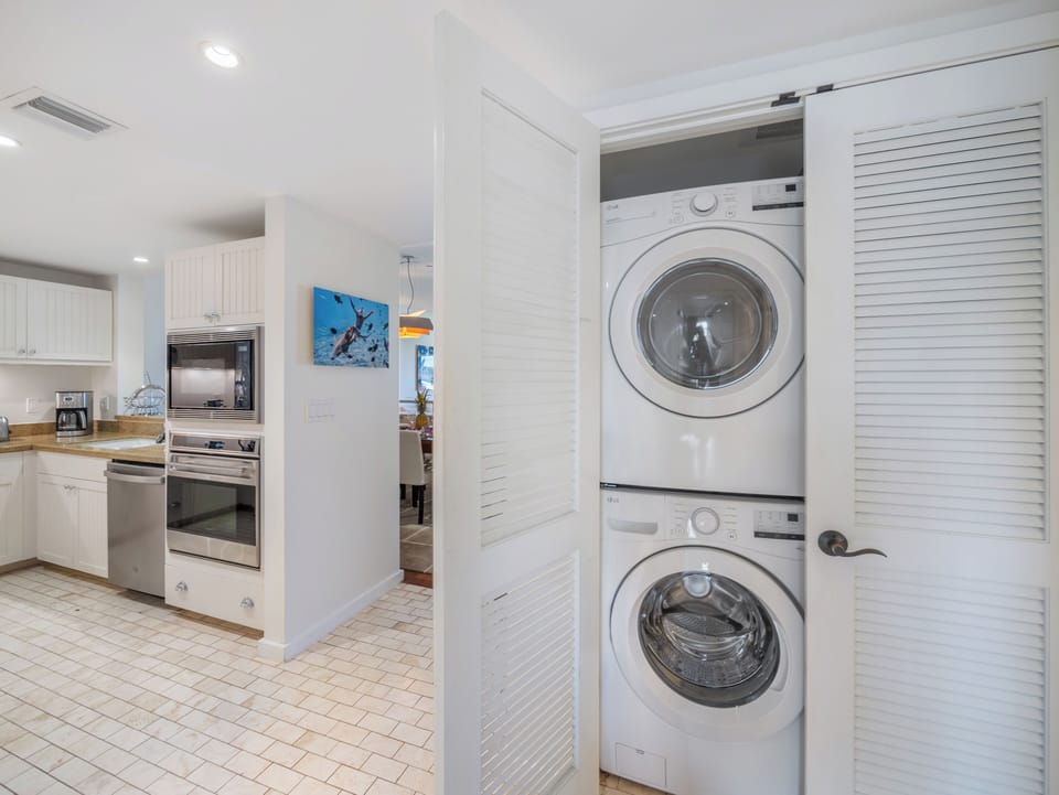 LG washer & dryer in the villa. - We provide pods and dryer sheets.