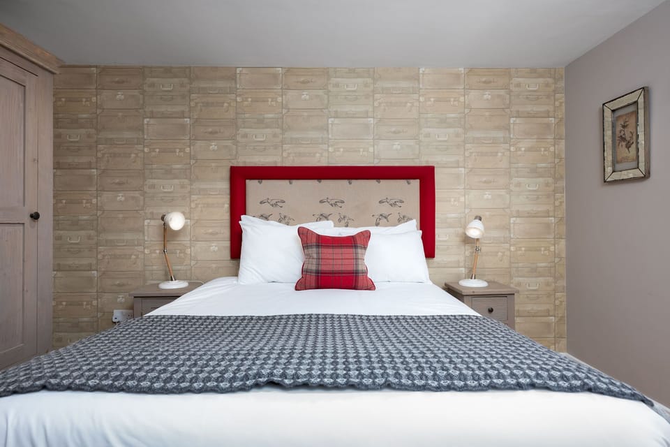 Superior Double Room, 1 King Bed | Desk, iron/ironing board, free WiFi
