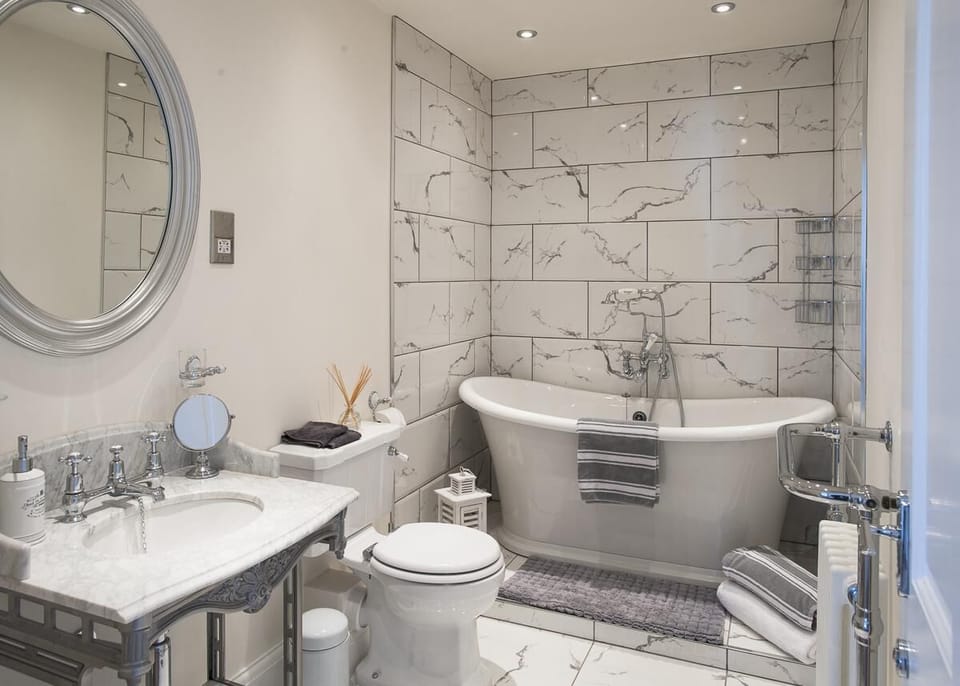 Superb family bathroom