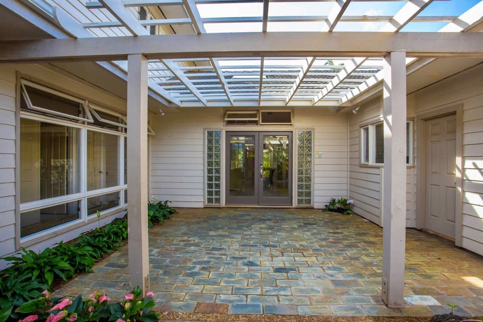 Private entrance with a gate
