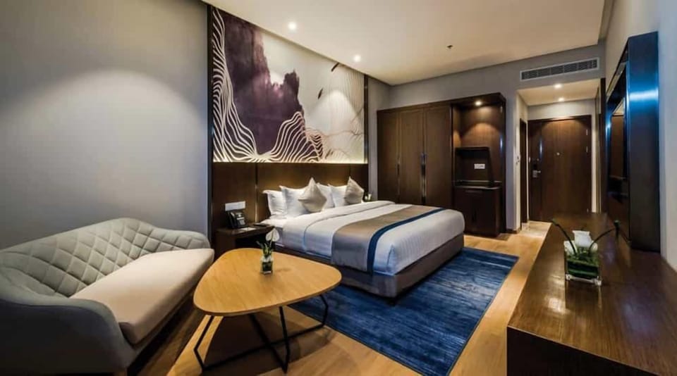 Minibar, in-room safe, iron/ironing board, free WiFi