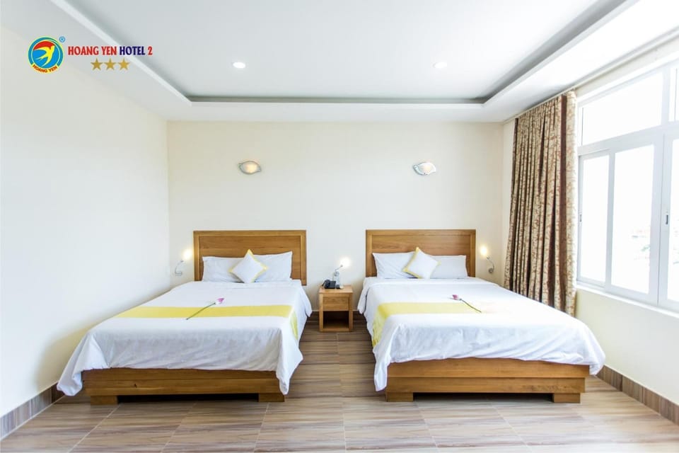Minibar, desk, WiFi (free), bed sheets