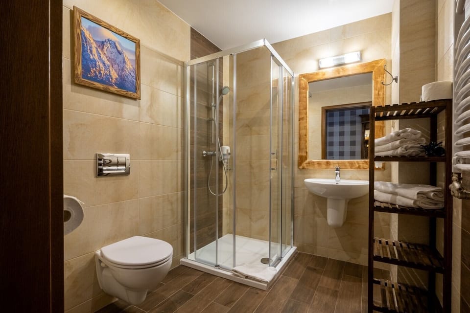 Shower, free toiletries, hair dryer, towels