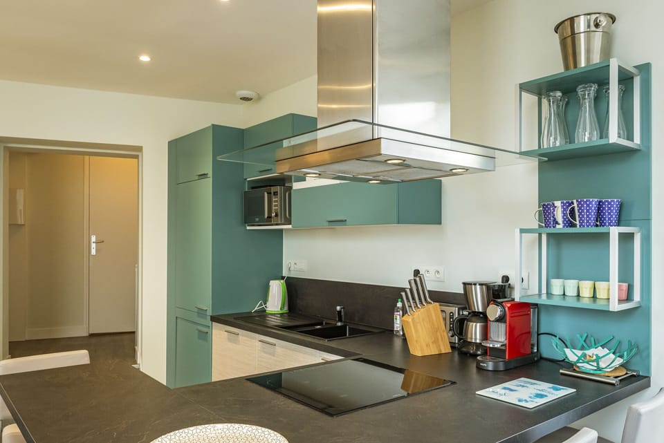 Cottage, Ensuite, Garden View (Alfred de Vigny ) | Private kitchen | Highchair