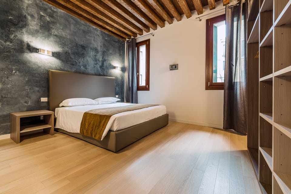 Premium bedding, soundproofing, iron/ironing board, free WiFi