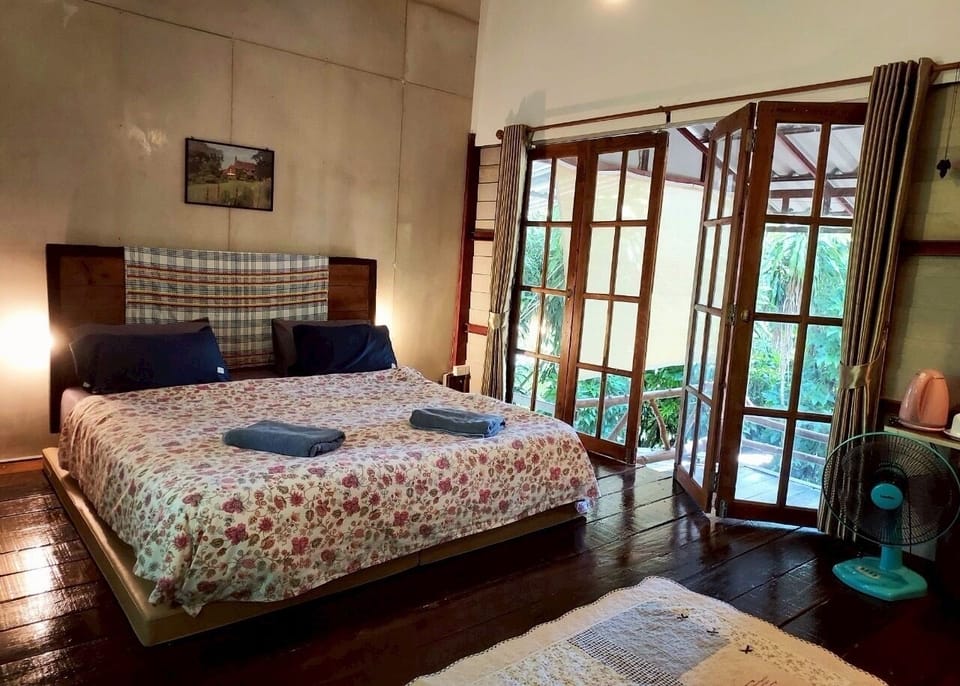 Standard Room, 2nd Floor | Iron/ironing board (on request), individually decorated, bed sheets
