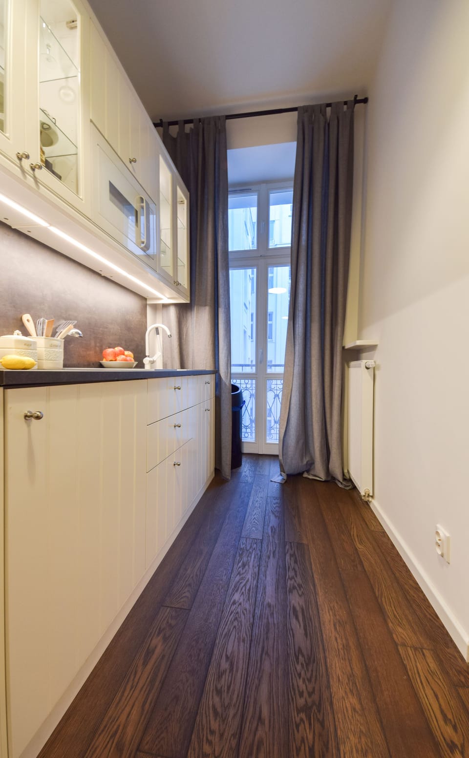 Basic Apartment, 1 Bedroom, Non Smoking, City View | Private kitchenette | Coffee/tea maker, fridge, microwave, stovetop