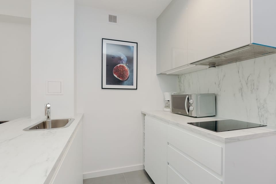 Apartment, 1 Bedroom, Non Smoking, City View | Private kitchen | Coffee/tea maker, fridge, microwave, stovetop