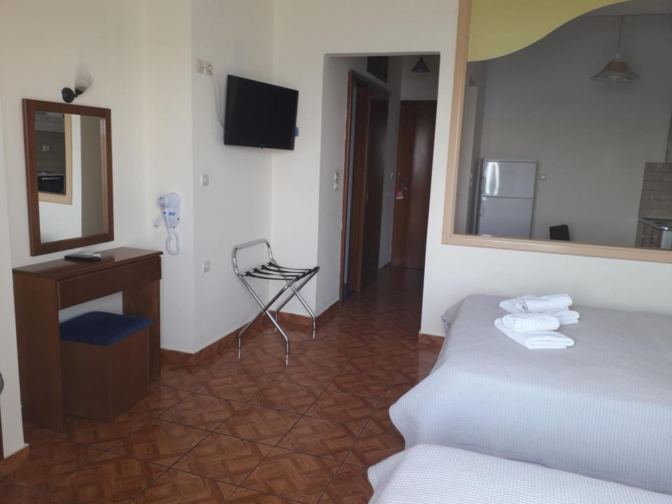 Free cribs/infant beds, free WiFi