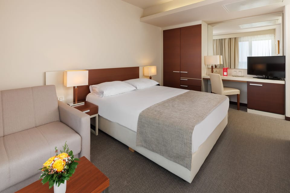 Superior Room, Balcony, Sea Facing | Desk, blackout drapes, free WiFi, bed sheets