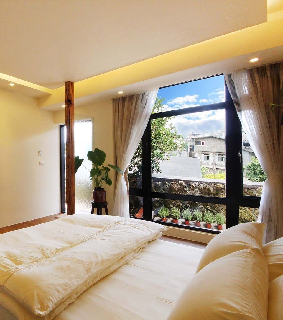 Superior Double Room | Desk, blackout drapes, free WiFi, bed sheets
