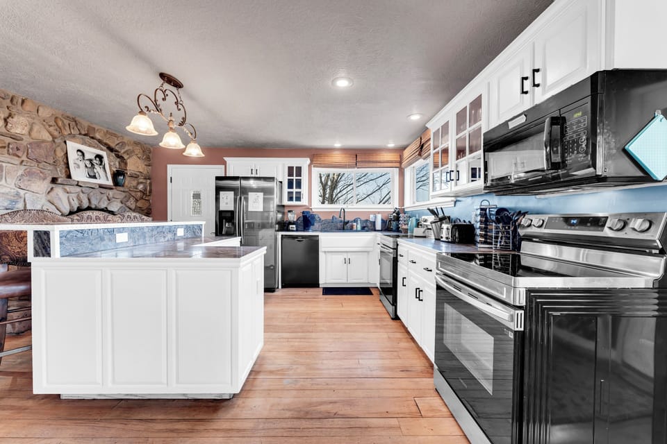 'the best stocked kitchen we've ever seen!' (guest, Fred)