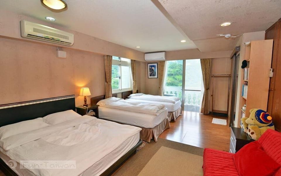 Family Room, Multiple Beds (B) | Blackout drapes, soundproofing, free WiFi, bed sheets