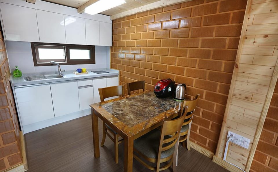 Traditional Duplex (Cypress and Red Clay Room) | In-room dining