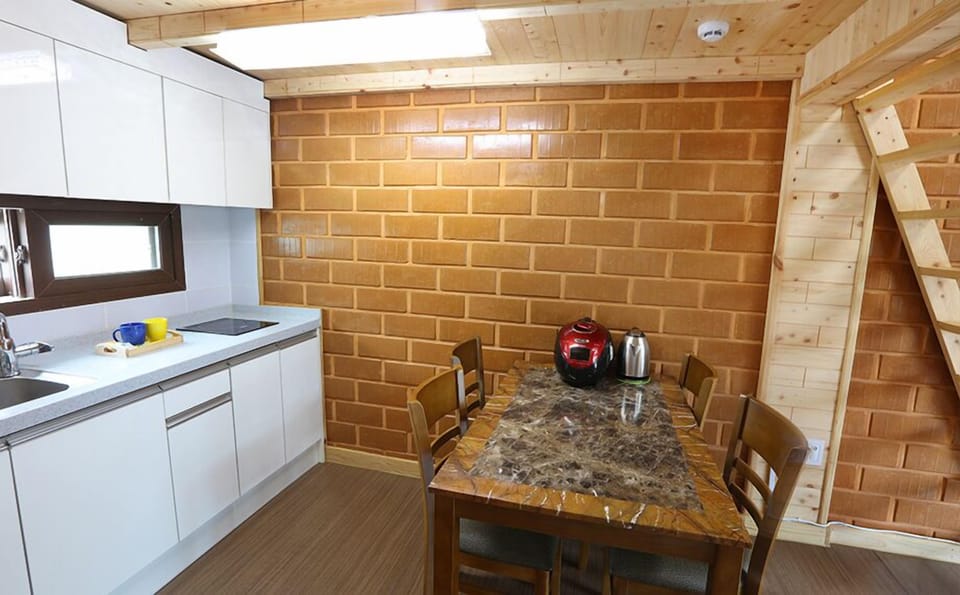 Traditional Duplex (Cypress and Red Clay Room) | In-room dining