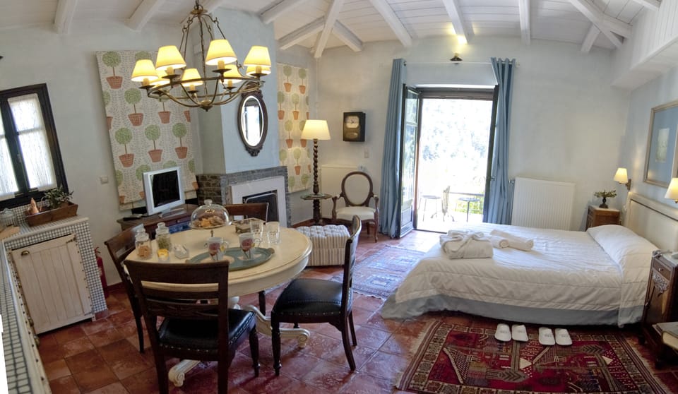 Deluxe Villa (1 space) | Minibar, soundproofing, free WiFi, bed sheets