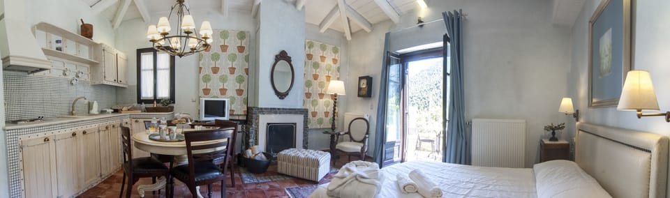 Deluxe Villa (1 space) | Minibar, soundproofing, free WiFi, bed sheets