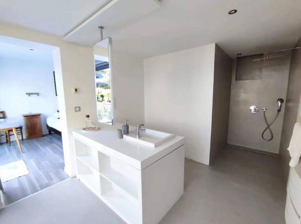 Basic Room, Patio, Sea View | Bathroom