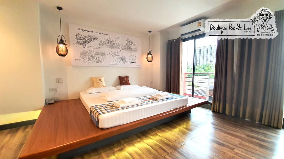 Mini Suite Room | Desk, blackout drapes, free WiFi, bed sheets