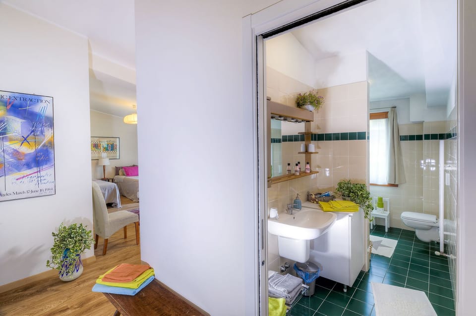 Studio, Balcony | Desk, iron/ironing board, rollaway beds, free WiFi