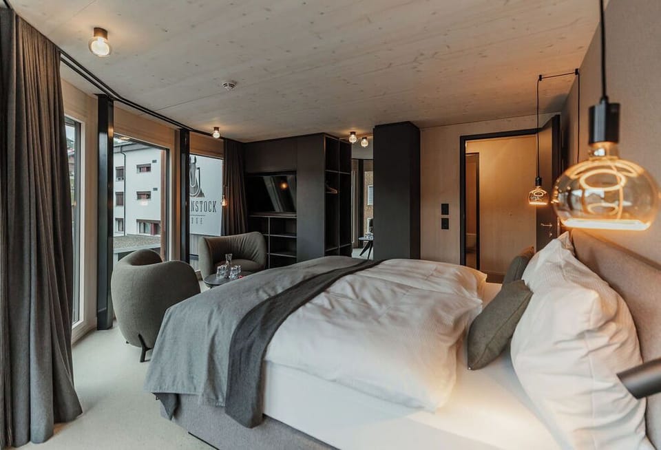 Family Suite | Hypo-allergenic bedding available, down comforters, pillowtop beds