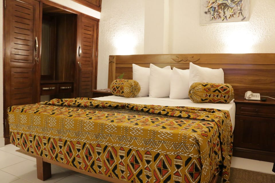Executive Room | Minibar, in-room safe, desk, WiFi (free)