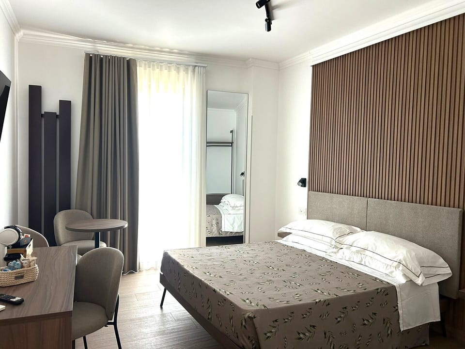 Superior Double Room | Minibar, desk, free WiFi